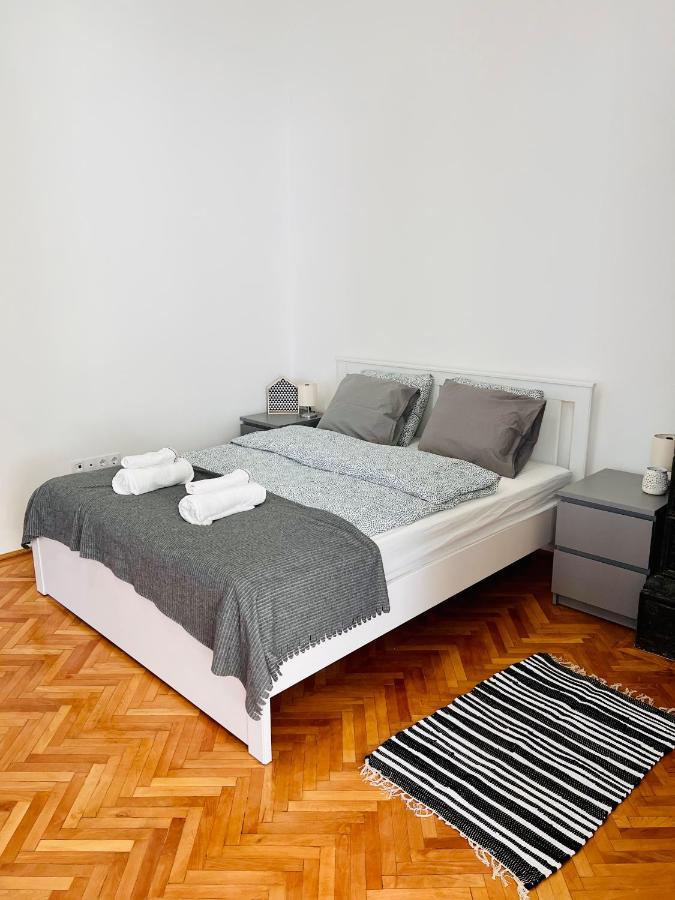 Apartment Friends Central Oradea Luaran gambar