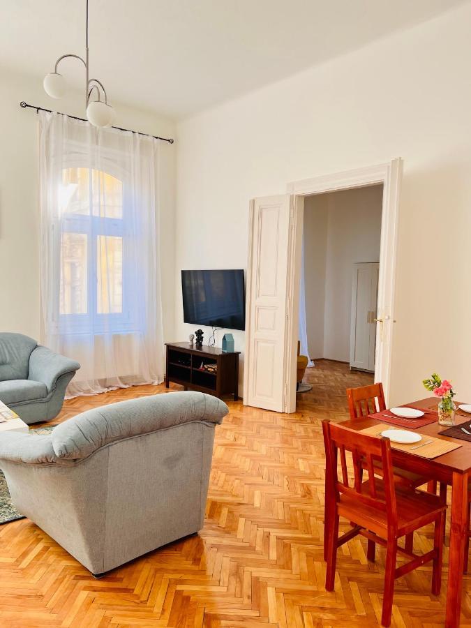 Apartment Friends Central Oradea Luaran gambar