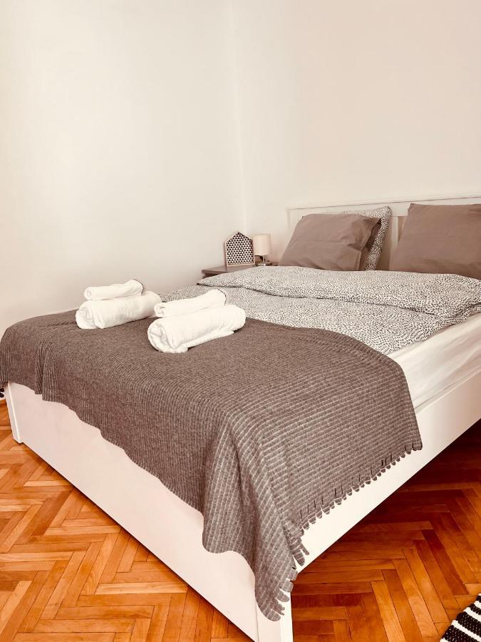 Apartment Friends Central Oradea Luaran gambar