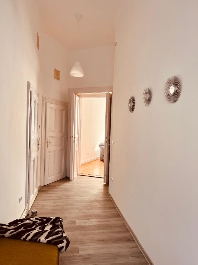 Apartment Friends Central Oradea Luaran gambar