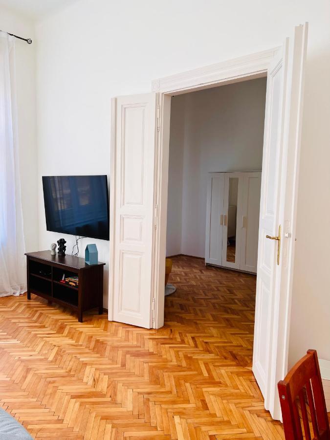 Apartment Friends Central Oradea Luaran gambar